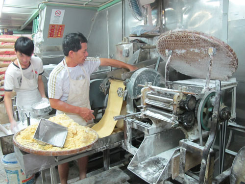 making making noodles